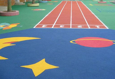 幼兒園室外塑膠地面施工注意事項和塑膠場地做法是什么？